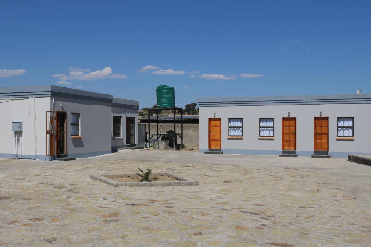 Davilla Guest House Mazenod Exterior foto